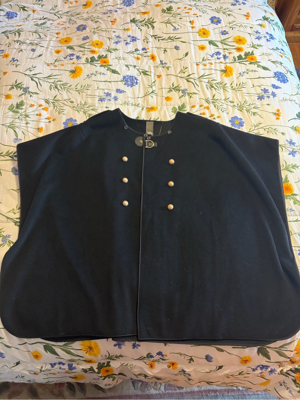 Vince Camuto Black Double-Button Cape